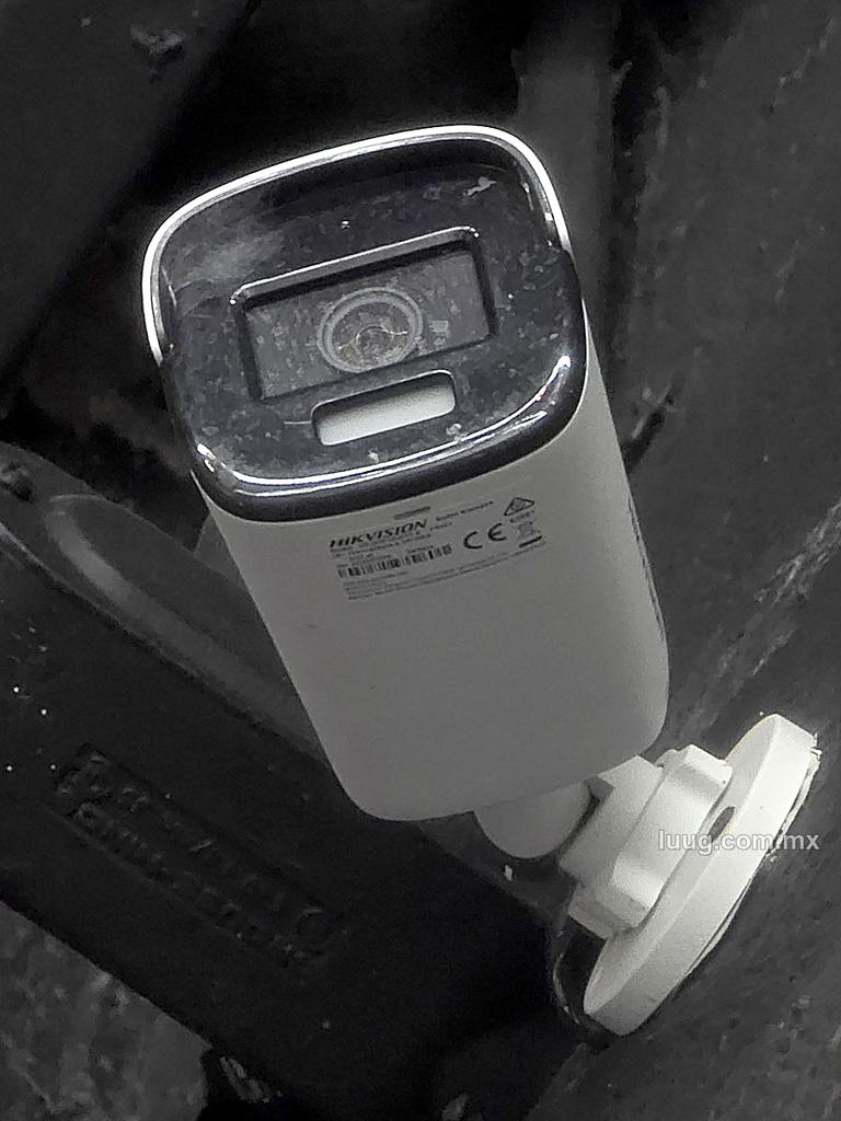 Cámara Hikvision ColorVu vista de cerca
